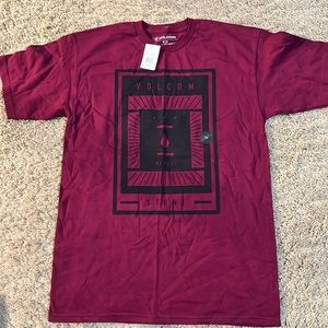 NWT volcom T-shirt